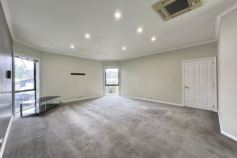 Photo of property in 11 Cottle Heath Close, Manor Park, Lower Hutt, 5019