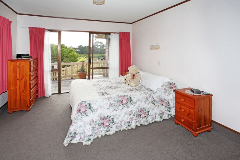 Photo of property in 35 Riverside Drive, Waiuku, 2123