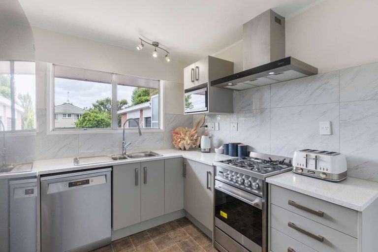 Photo of property in 328 Great South Road, Opaheke, Papakura, 2113