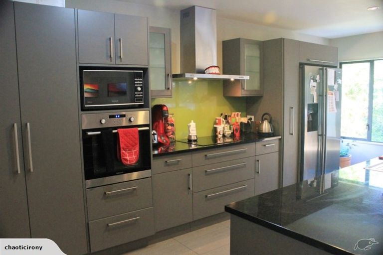 Photo of property in 17 Heathcote Place, Fitzherbert, Palmerston North, 4410