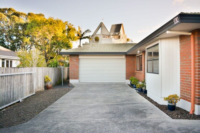 Photo of property in 2/54 Hebron Road, Waiake, Auckland, 0630