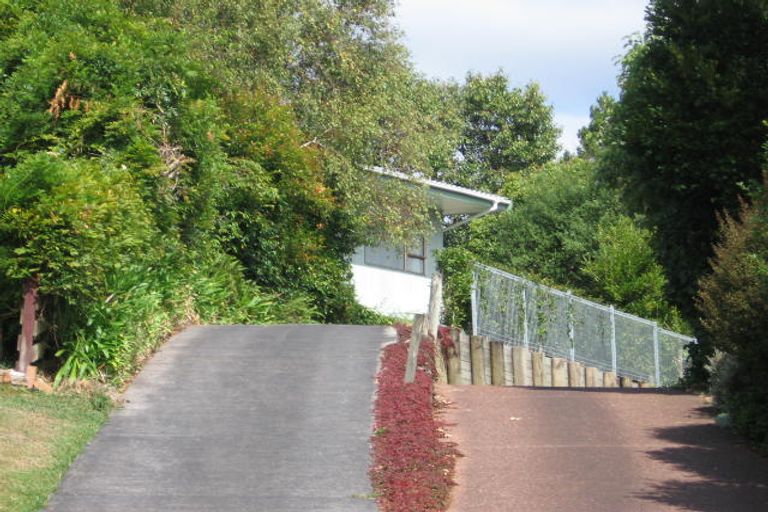 Photo of property in 1/17 Robin Lane, Browns Bay, Auckland, 0630