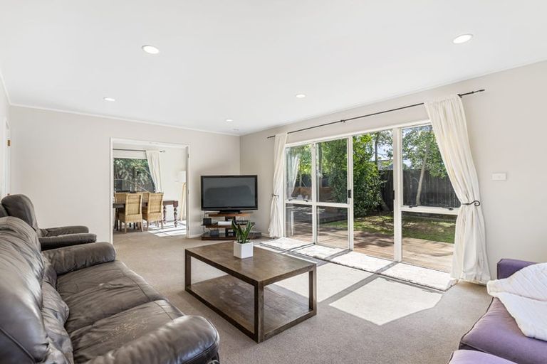 Photo of property in 2/13 Eversleigh Road, Belmont, Auckland, 0622