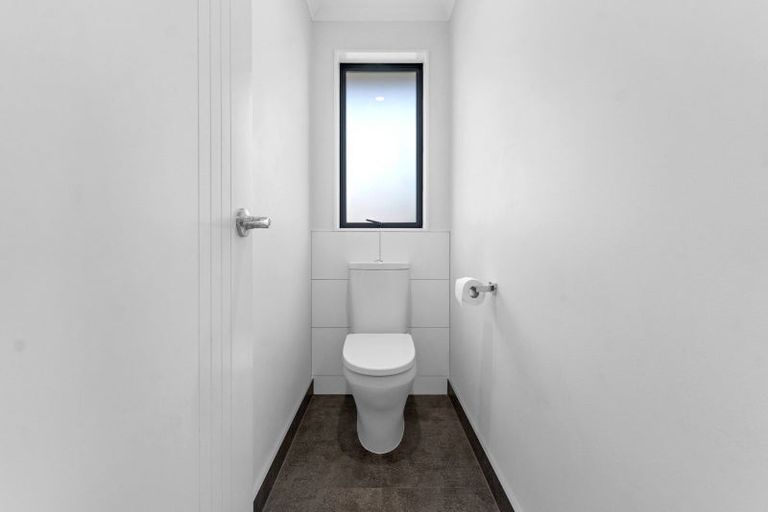 Photo of property in 16 Lippiatt Crescent, Pokeno, 2402