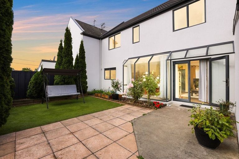 Photo of property in 2/44 London Street, Richmond, Christchurch, 8013