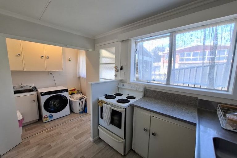 Photo of property in 6b Davies Lane, New Plymouth, 4310