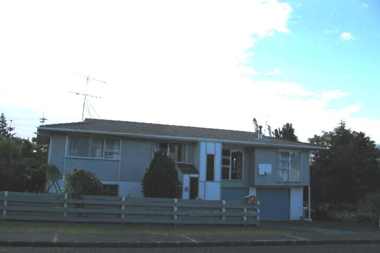Photo of property in 2 Carina Crescent, Torbay, Auckland, 0630