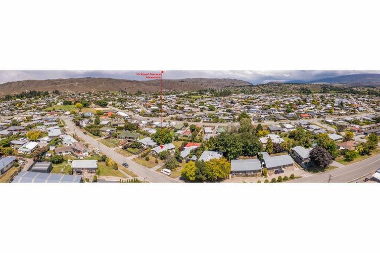 Photo of property in 10 Royal Terrace, Alexandra, 9320