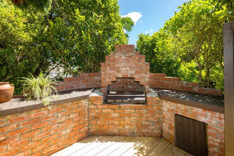 Photo of property in 8 King Charles Drive, Kingsley Heights, Upper Hutt, 5018