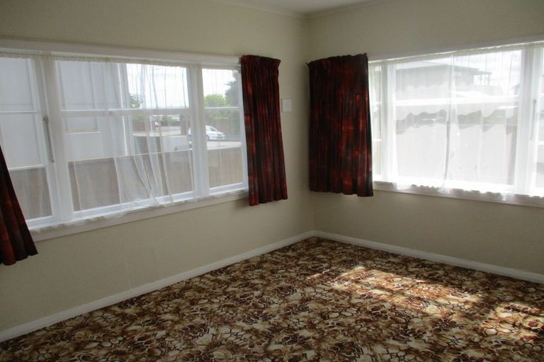 Photo of property in 6 Pirie Street, Palmerston North, 4410