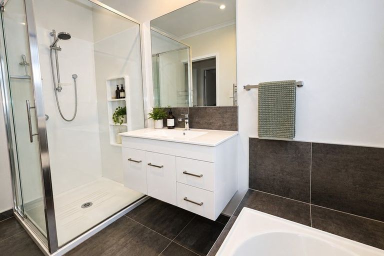 Photo of property in 8 Kaitaka Way, Papamoa, 3118