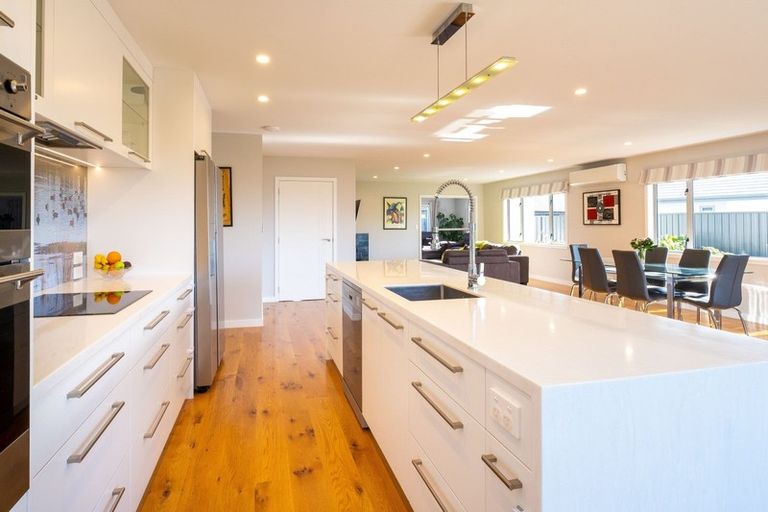 Photo of property in 11 Kaituna Place, Te Awa, Napier, 4110