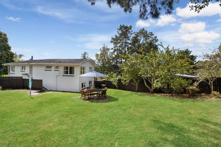 Photo of property in 9 Oruamo Place, Beach Haven, Auckland, 0626