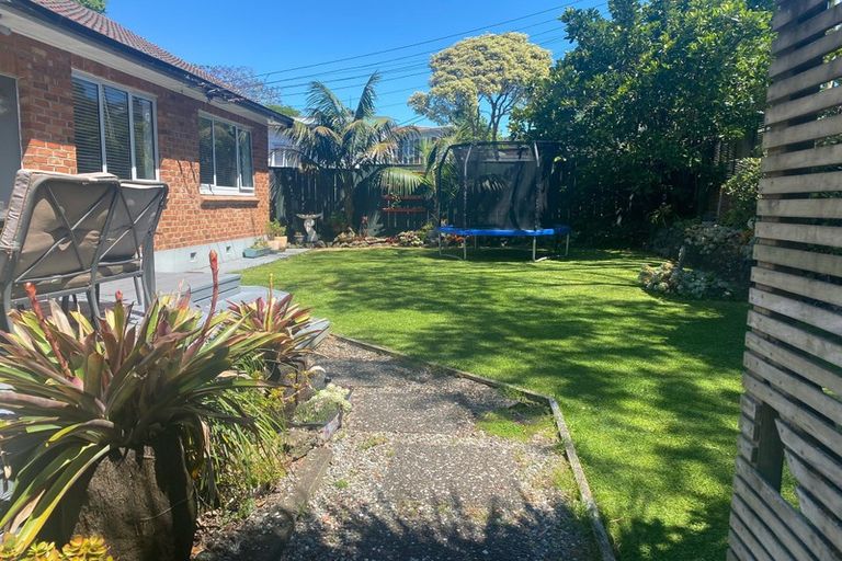 Photo of property in 1/25 Woodward Avenue, Mangere Bridge, Auckland, 2022