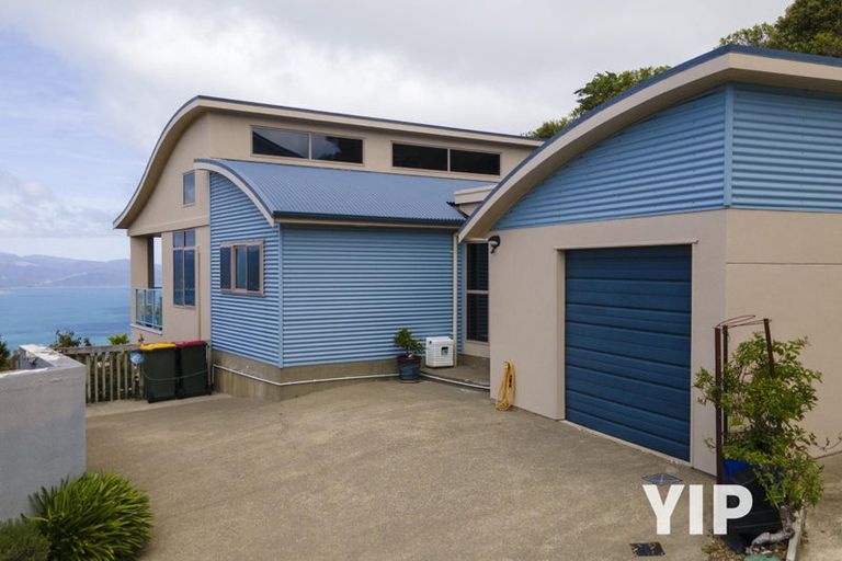 Photo of property in 14 Dress Circle, Newlands, Wellington, 6037