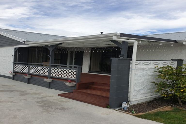 Photo of property in 28 Eglinton Street, Avondale, Christchurch, 8061