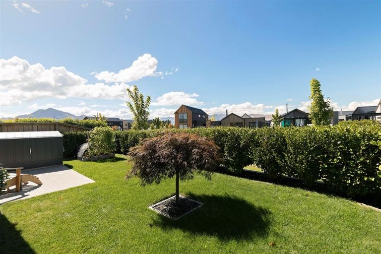 Photo of property in 4 Leaning Rock Lane, Wanaka, 9305