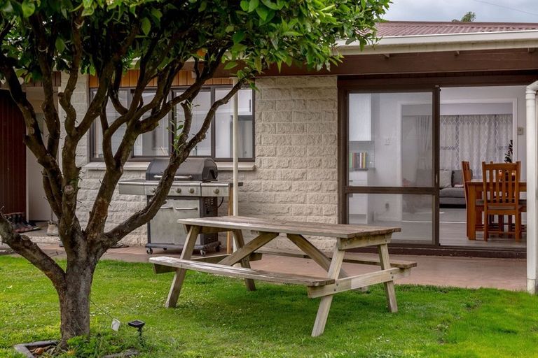 Photo of property in 14 Fisher Place, Carterton, 5713