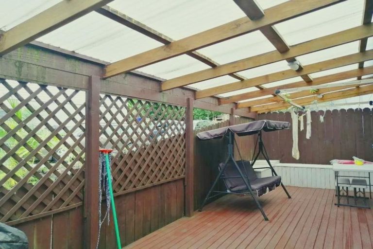 Photo of property in 1/30 Forest Road, Henderson, Auckland, 0612