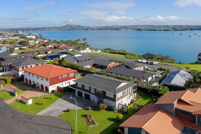 Photo of property in 10 Nimrod Place, Half Moon Bay, Auckland, 2012