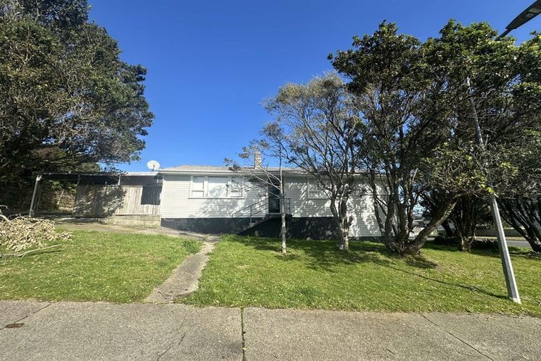 Photo of property in 2 Penguin Grove, Waitangirua, Porirua, 5024