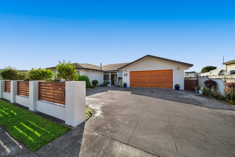 Photo of property in 18 Victoria Street, Hawera, 4610