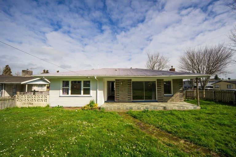 Photo of property in 8 Ohaupo Road, Hamilton Lake, Hamilton, 3204