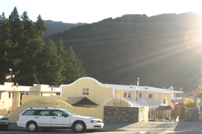 Photo of property in 10a Frankton Road, Queenstown, 9300