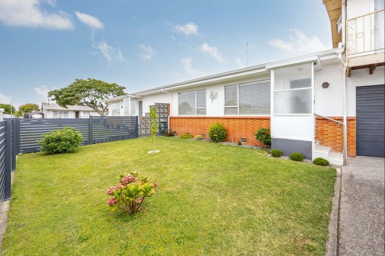 Photo of property in 10 Ashcroft Street, Pirimai, Napier, 4112