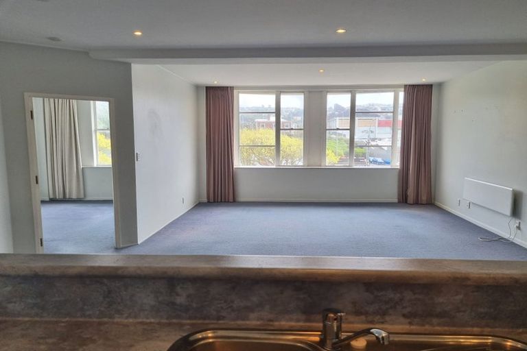 Photo of property in Grandstand Apartments, 37/80 Kent Terrace, Mount Victoria, Wellington, 6011