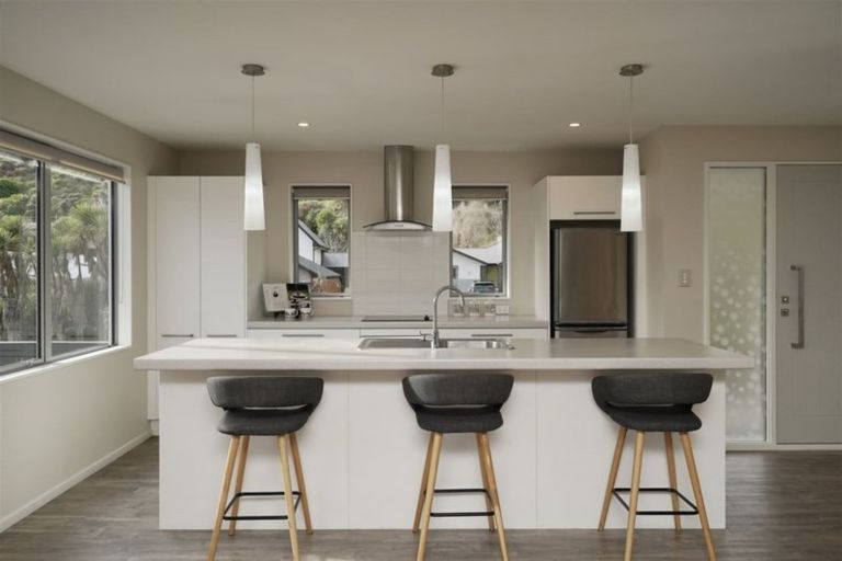 Photo of property in 14 Virginia Lane, Mount Pleasant, Christchurch, 8081