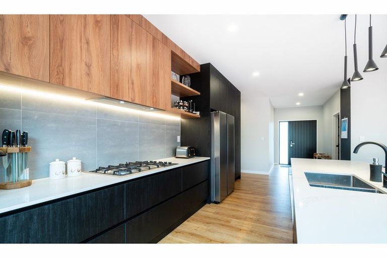 Photo of property in 14 Kaimai Avenue, Massey, Auckland, 0614