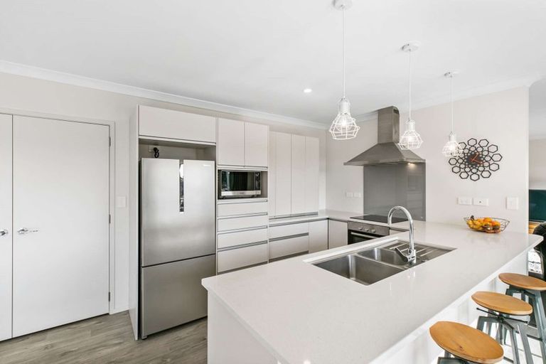 Photo of property in 14 Ko Place, Pyes Pa, Tauranga, 3112