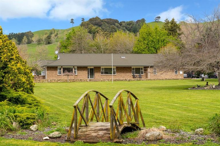 Photo of property in 281h Lees Pakaraka Road, Te Ore Ore, Masterton, 5886
