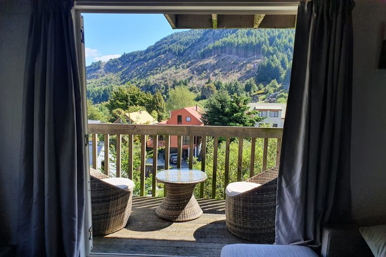 Photo of property in 18b Mackinnon Terrace, Sunshine Bay, Queenstown, 9300