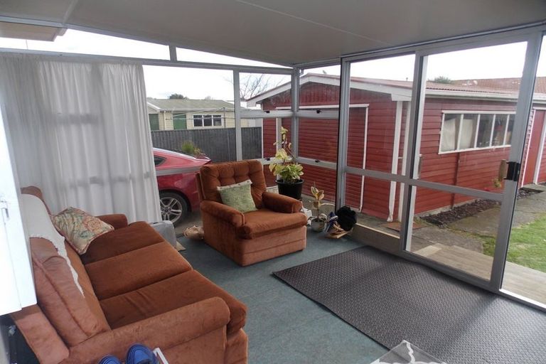 Photo of property in 31 Hillcrest Drive, Kelvin Grove, Palmerston North, 4414