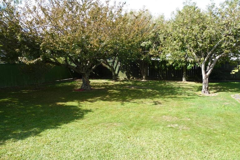 Photo of property in 64 Newcastle Street, Hokowhitu, Palmerston North, 4410