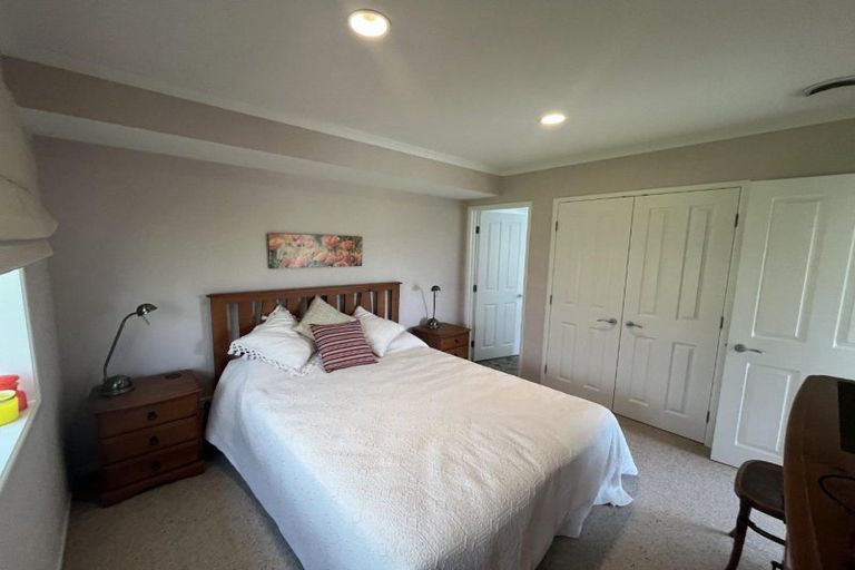 Photo of property in 2 Manukaka Heights, Hurdon, New Plymouth, 4310