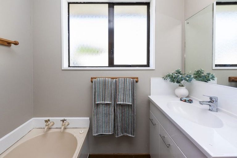 Photo of property in 2/84a Withells Road, Avonhead, Christchurch, 8042