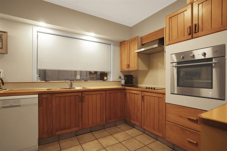 Photo of property in 12 Bilkey Avenue, Pukekohe, 2120