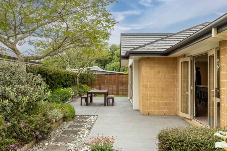 Photo of property in 14 Holbrook Way, Westmorland, Christchurch, 8025