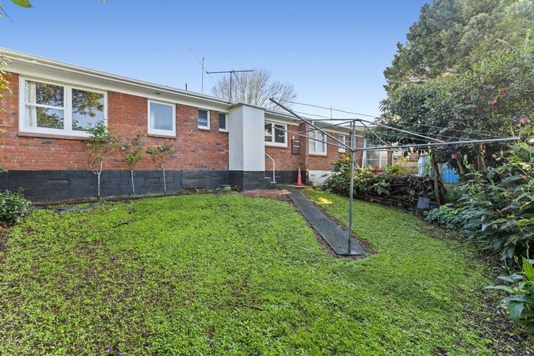 Photo of property in 2/10 Mahon Place, Papatoetoe, Auckland, 2025