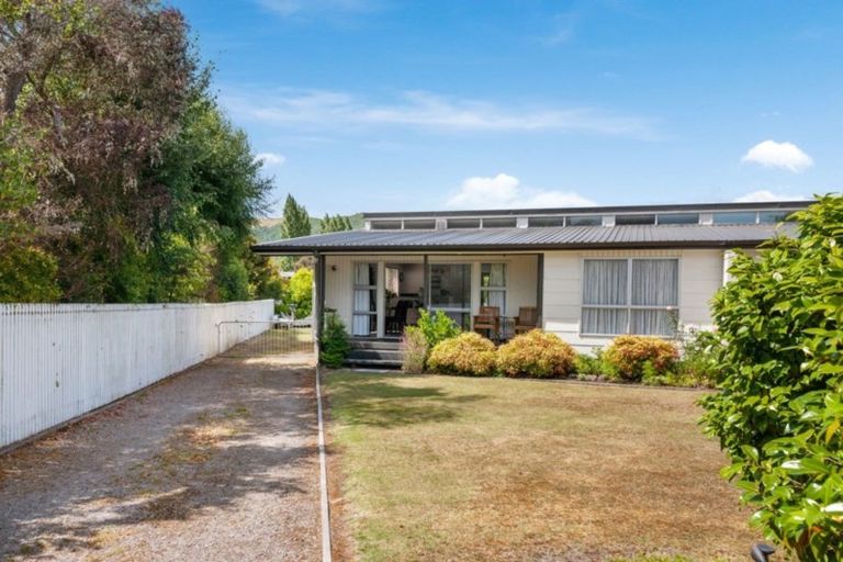 Photo of property in 13 Candu Lane, Kinloch, Taupo, 3377