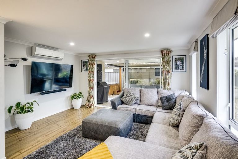 Photo of property in 27 Aparima Place, Awatoto, Napier, 4110