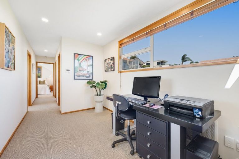 Photo of property in 33 Takutai Avenue, Half Moon Bay, Auckland, 2012