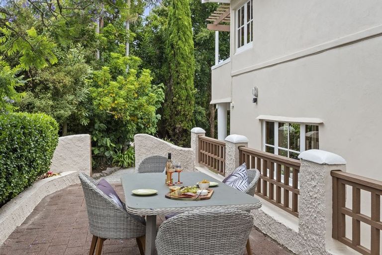 Photo of property in 105 Browns Bay Road, Browns Bay, Auckland, 0630