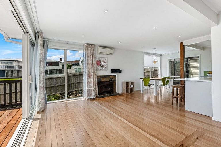 Photo of property in 185 Waimumu Road, Massey, Auckland, 0614