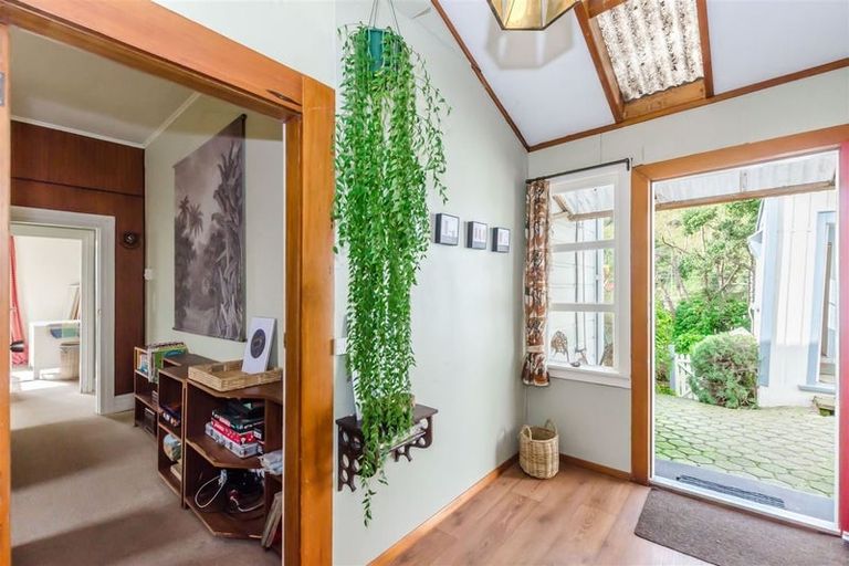 Photo of property in 17 Beach Road, Paekakariki, 5034