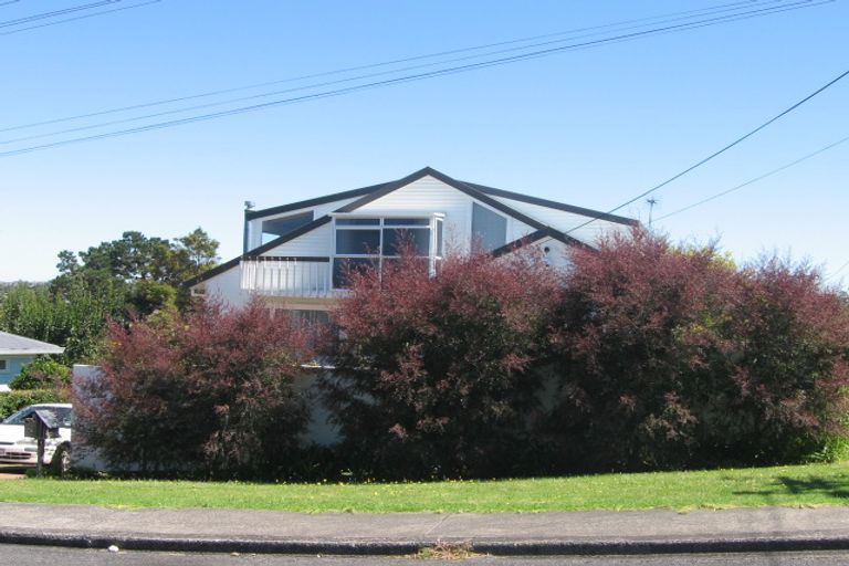 Photo of property in 35 Tobruk Crescent, Milford, Auckland, 0620