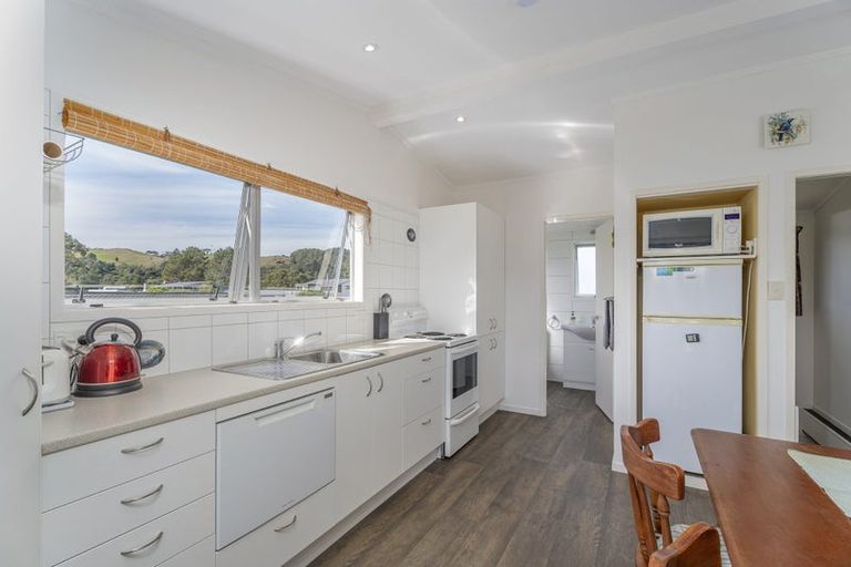 Photo of property in 20 Hardy Place, Cooks Beach, Whitianga, 3591